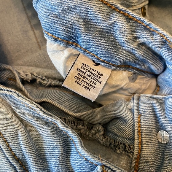 Almost Famous Y2K Distressed High Rise Flare‎ Jeans Size 9 - Picture 5 of 9